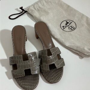 Hermès Oasis H Sandal Heels – Croc Embossed Leather – Size 36